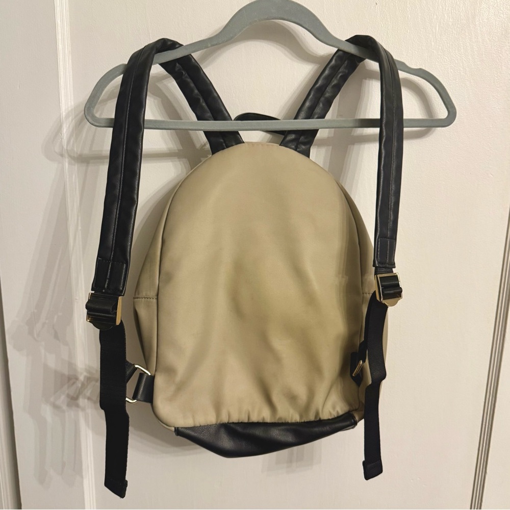 Kate & Alex Backpack - Picture 2 of 2